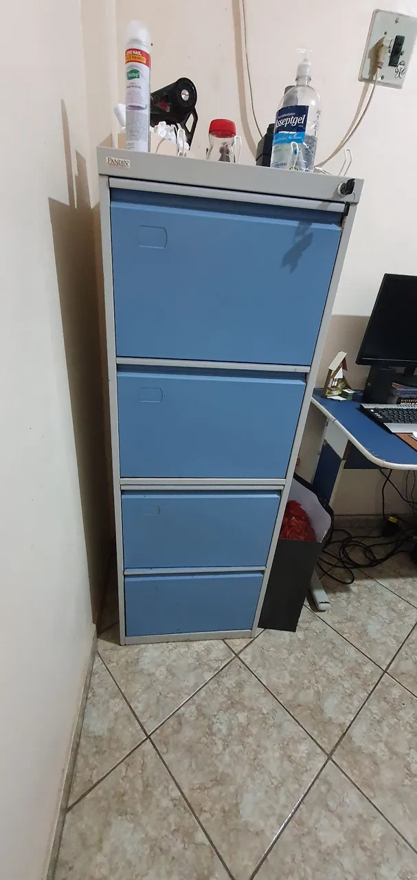 Arquivo de metal 4 gavetas