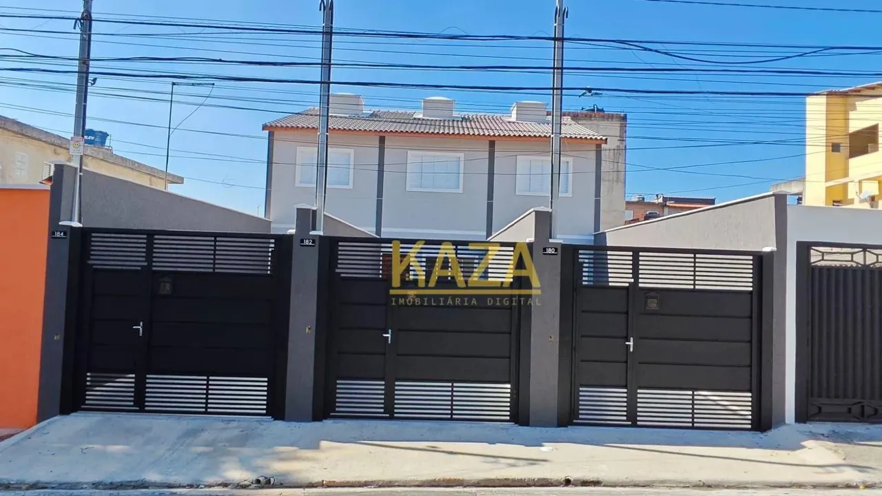 Lançamento Exclusivo na Zona Leste: Sobrados Novos com Quintal e 2 Vagas!