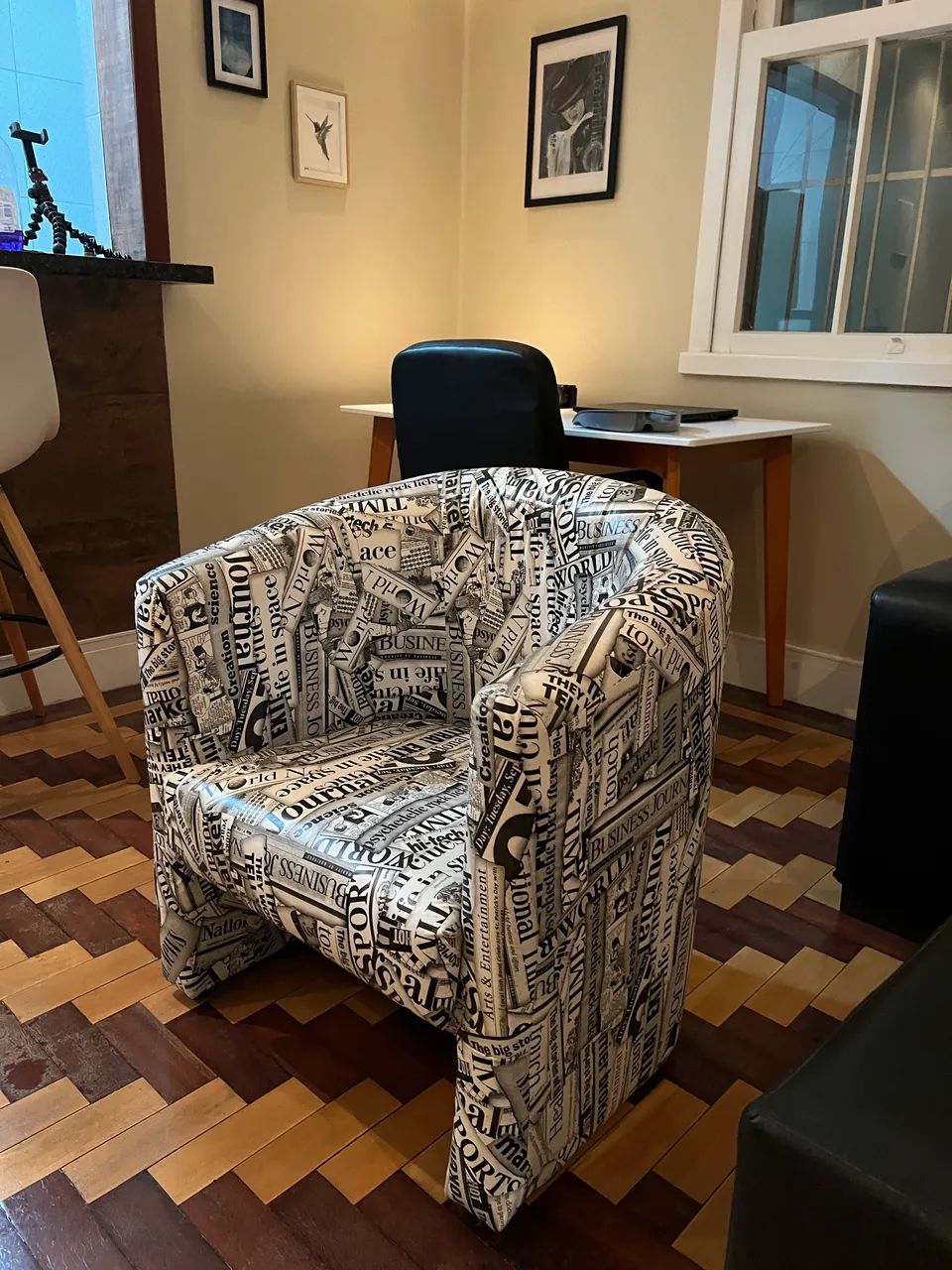 Stylish armchair64352544800515121