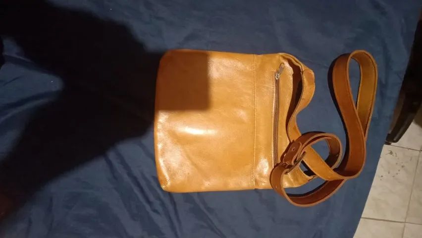 Bolsa Tiracolo Ruth em couro dourado - Foto 2