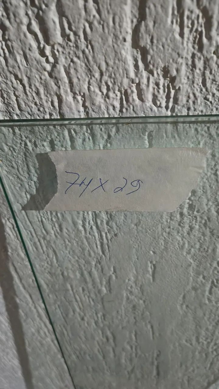 4 prateleiras de vidro com suporte e uma de MDF  - Foto 4