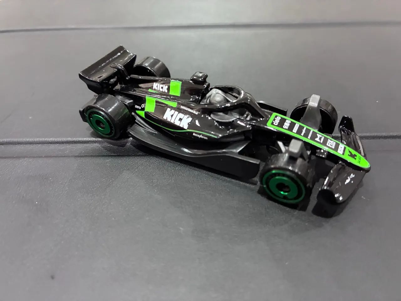Fórmula 1 Hot Wheels cada modelo por apenas 40,00 - Foto 4