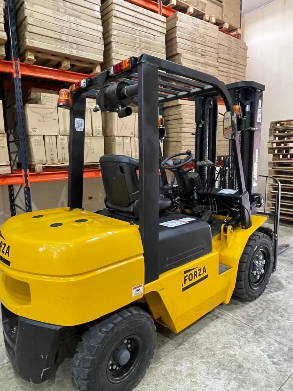 Empilhadeira Disel 2.5 Toneladas 3 Níveis Apenas 78 Horas - Foto 2