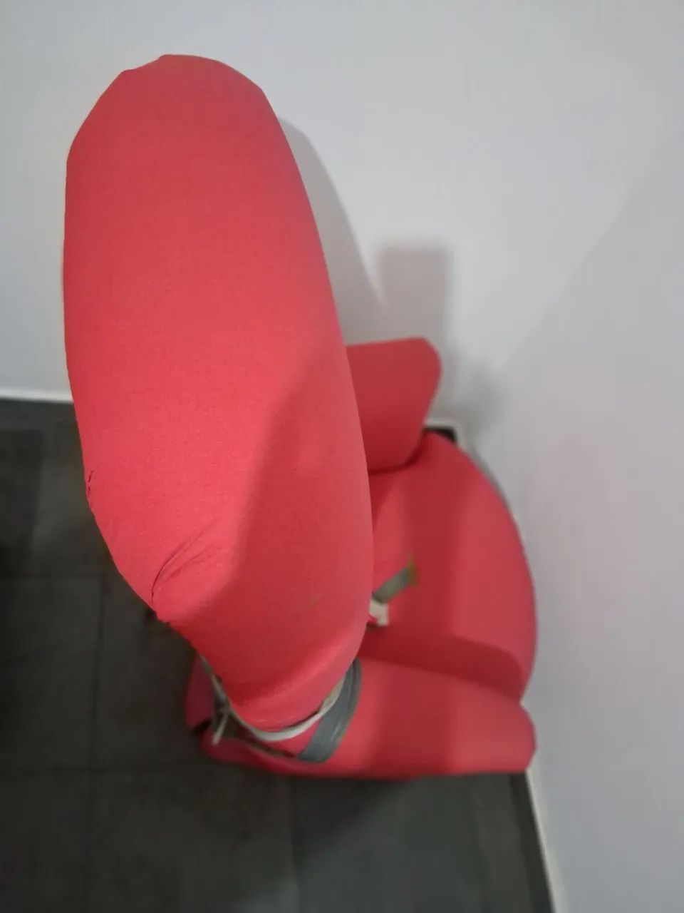 Sofá em perfeito estado, com encosto alto. - Foto 4