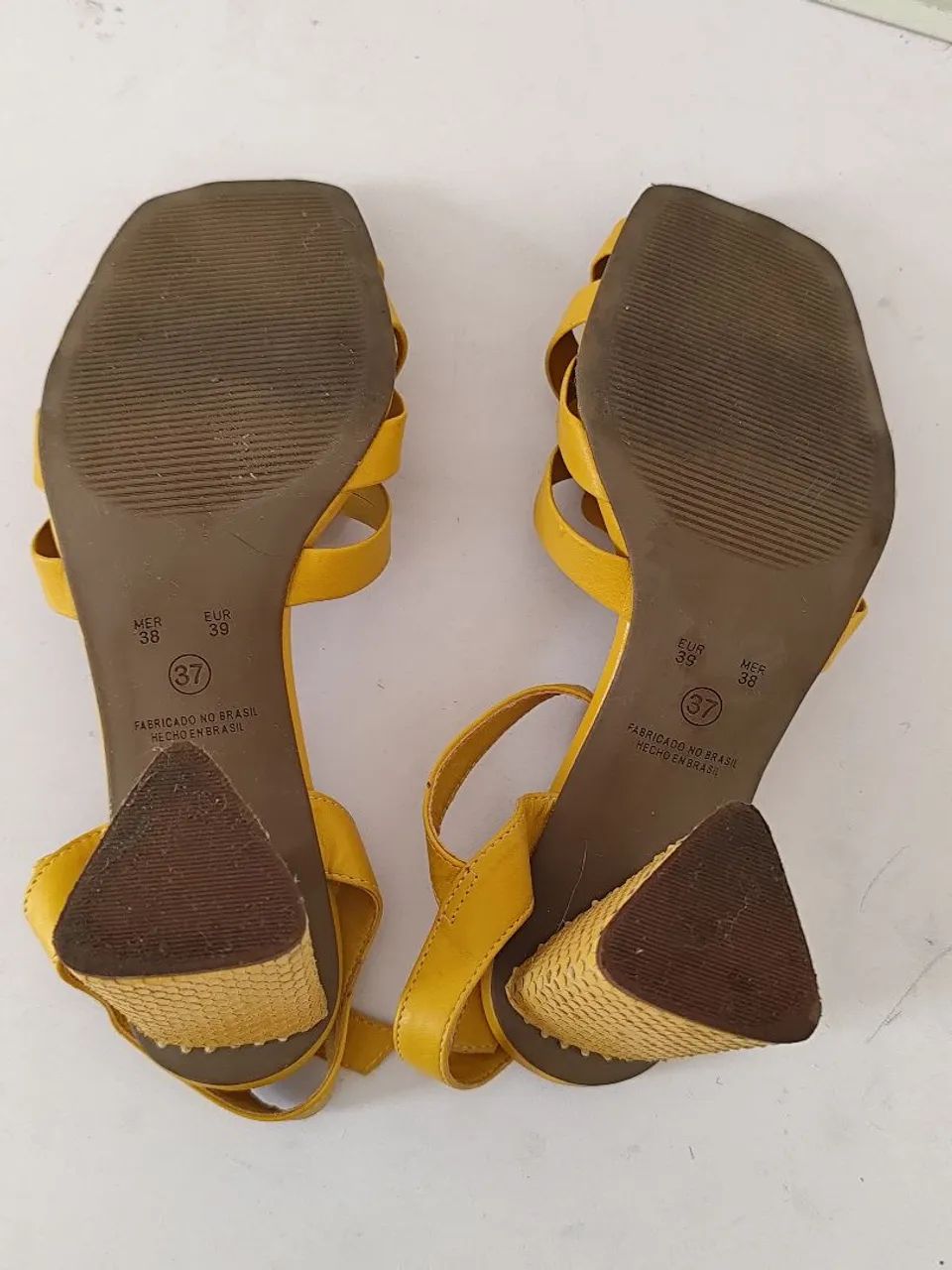 Sandália couro amarelo  - Foto 4