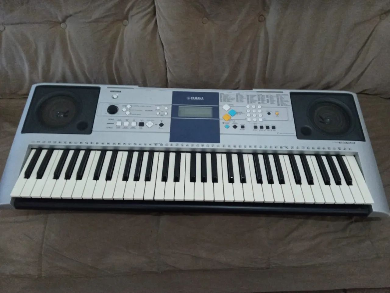 Teclado Yamaha Psr e323 - Foto 4