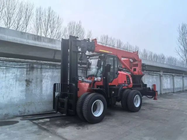 Empilhadeira Diesel 12T com Munck 12T - Foto 2