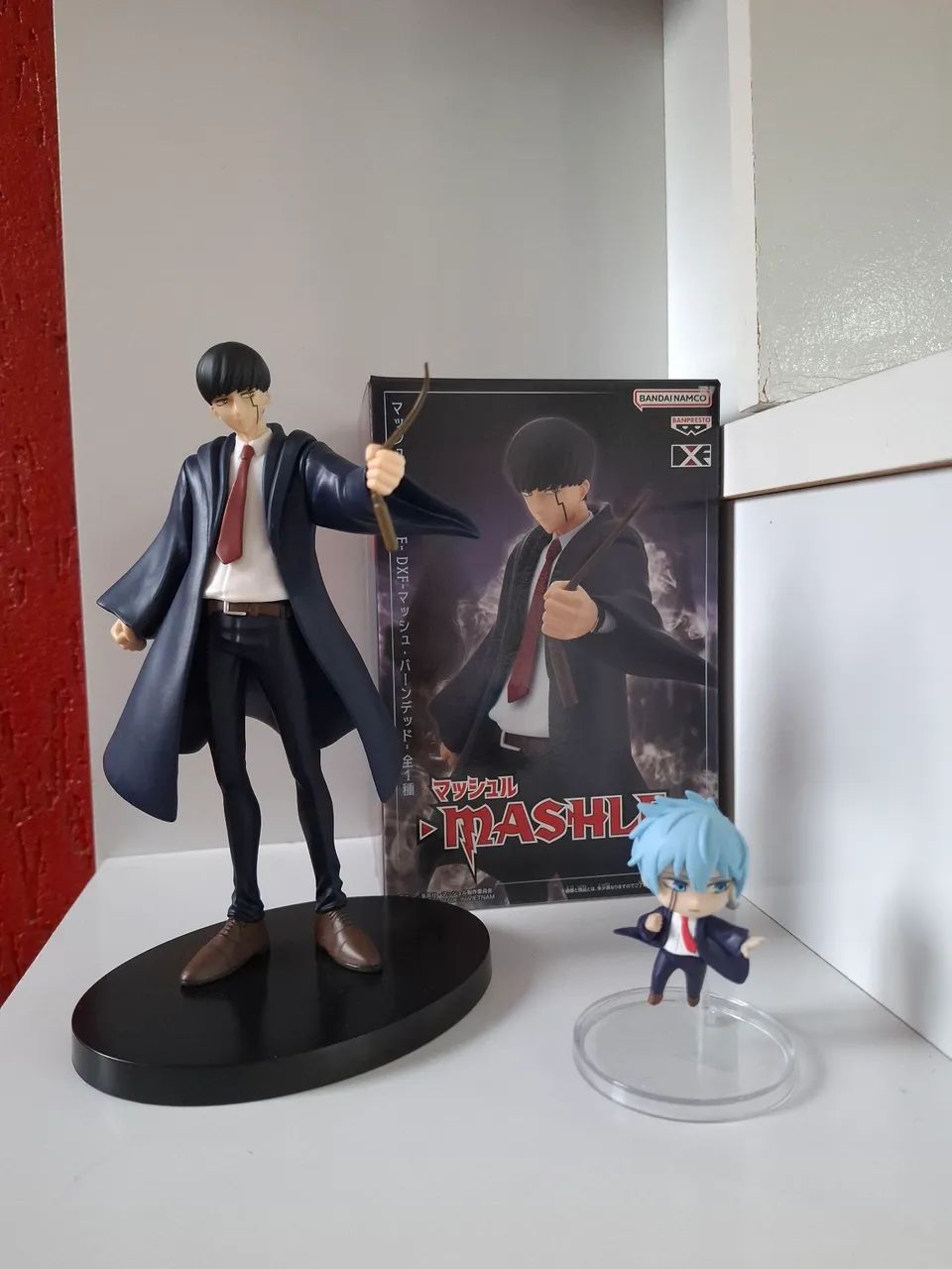 Figure Mash Burnedead DXF Banpresto + Mini Lance Crown Brinde