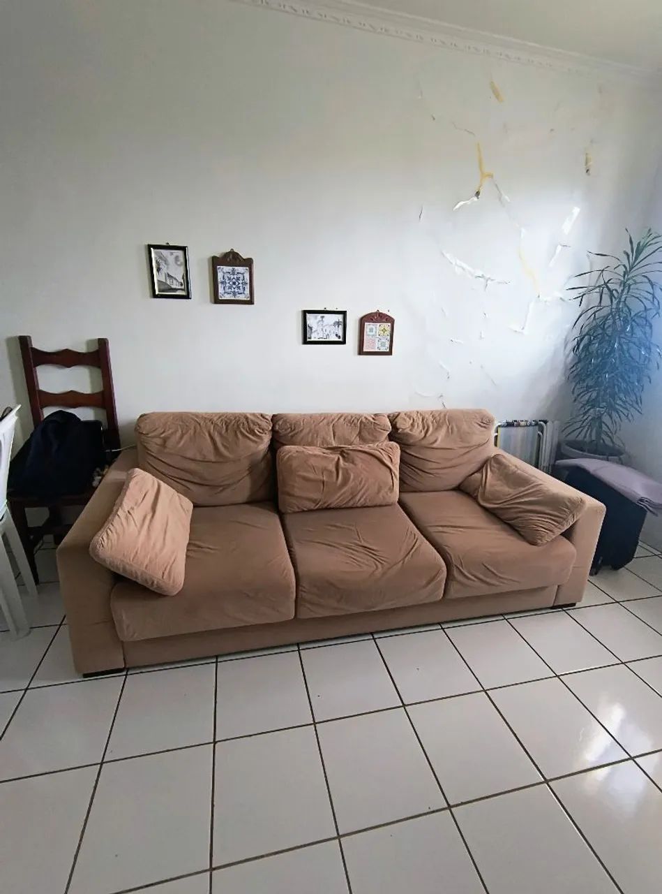 Vendo Sofá Cama de 3 Lugares em Suede Bege - Foto 2