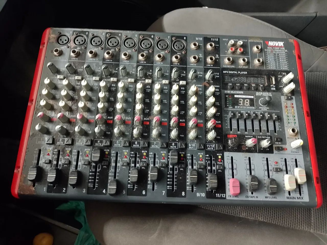 Mesa de som NVK 120 CP USB