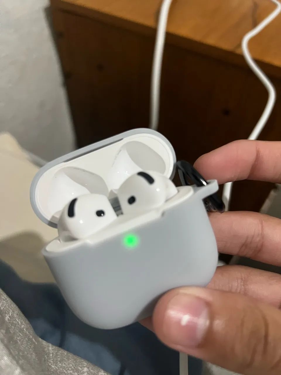 AirPods 4