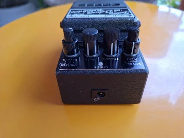 Pedal BOSS FDR-1 Fender '65 Deluxe Reverb. Top demais