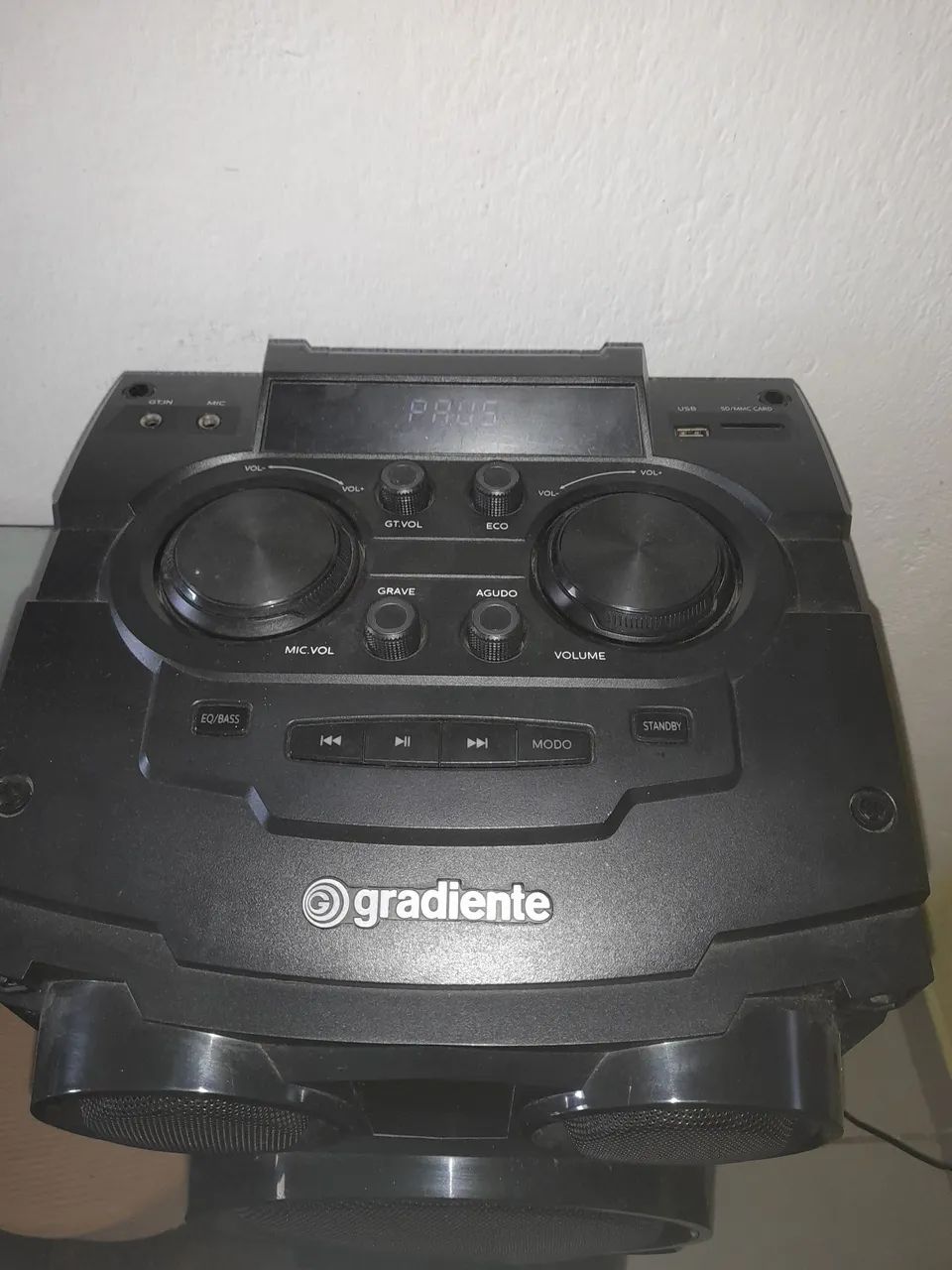 Vendo uma caixa de som gradiente 