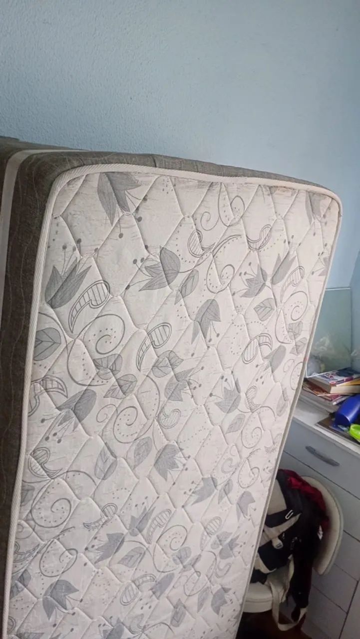 Vendo cama box solteiro 