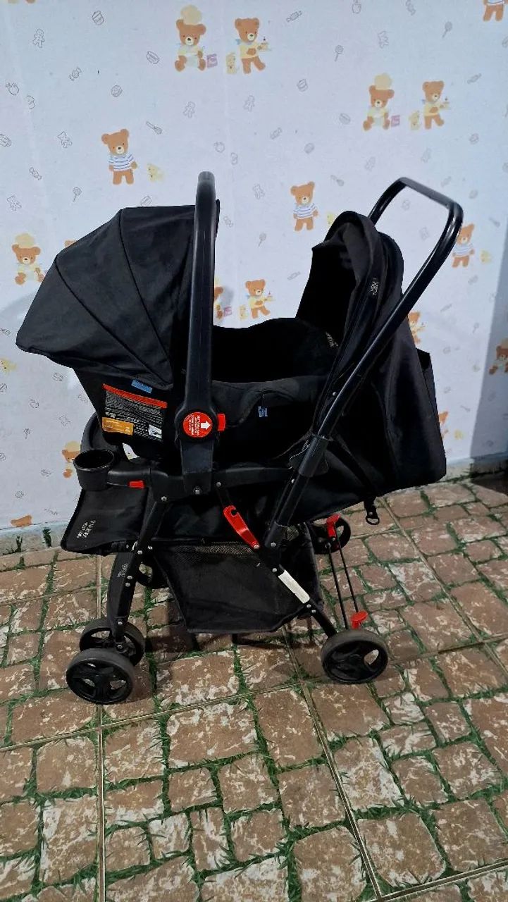 Carrinho de bebê mais bebê conforto 