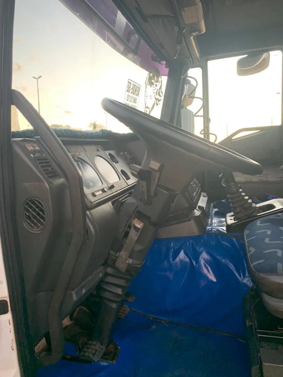 Iveco Tector 240E22 2012/2013 - 4º Eixo com Caçamba Agrícola - Foto 3