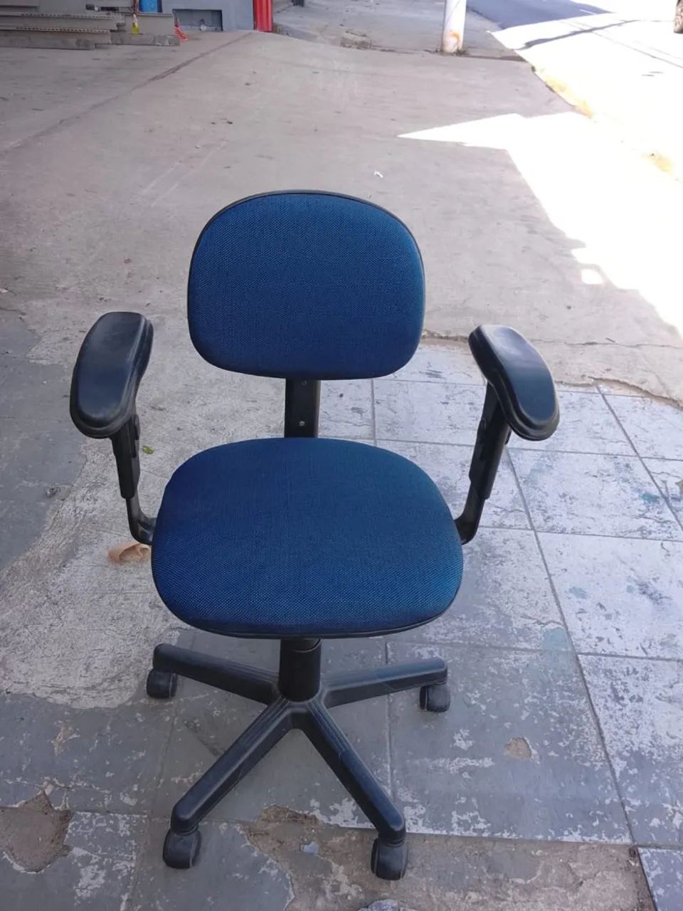 Cadeira giratória de escritório  - Foto 5