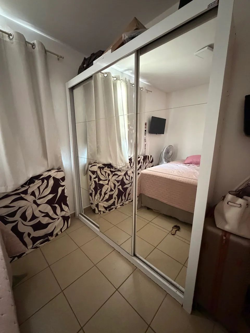 Guarda roupa casal branco