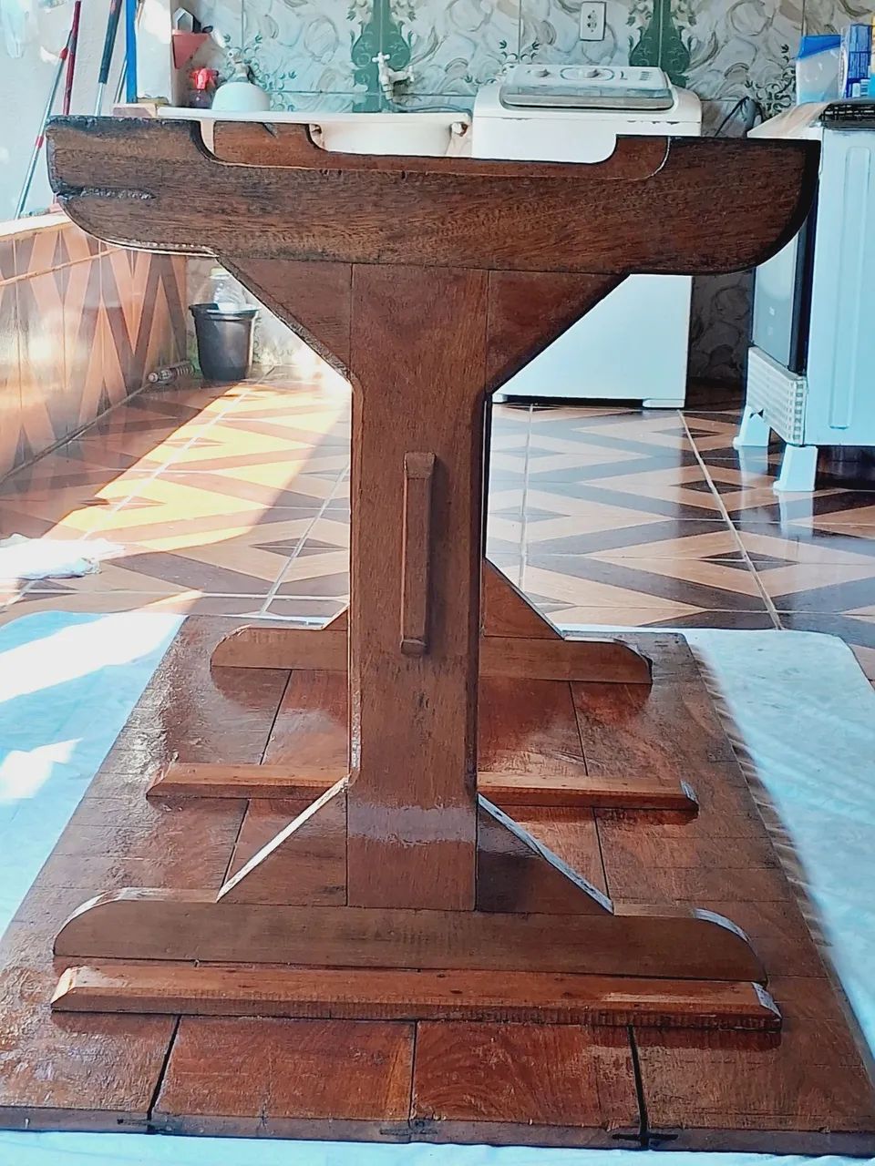 MESA DE MADEIRA COM 4 CADEIRAS  - Foto 2