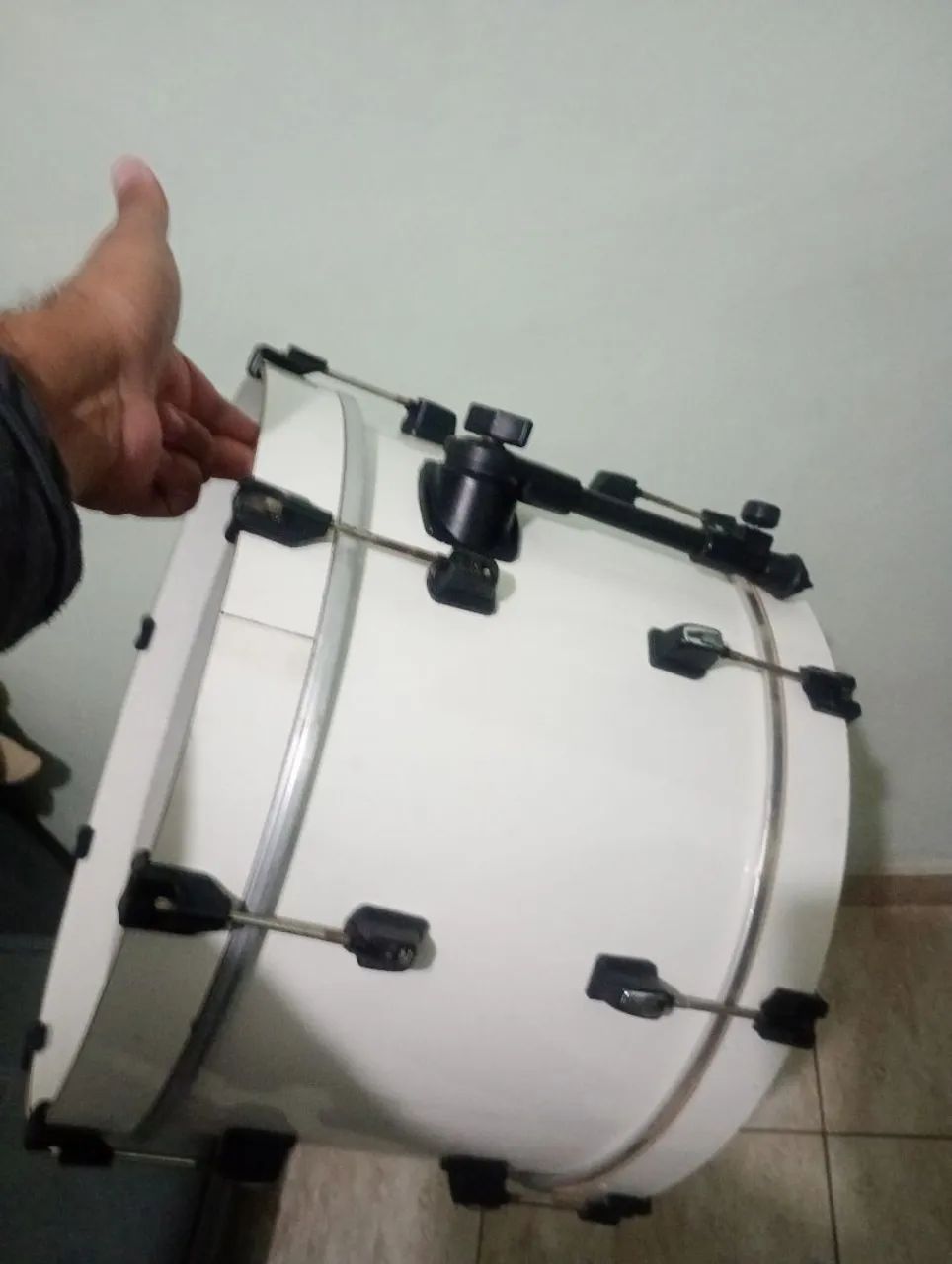 Bumbo 18" de bateria acústica com pele Evans - Foto 4