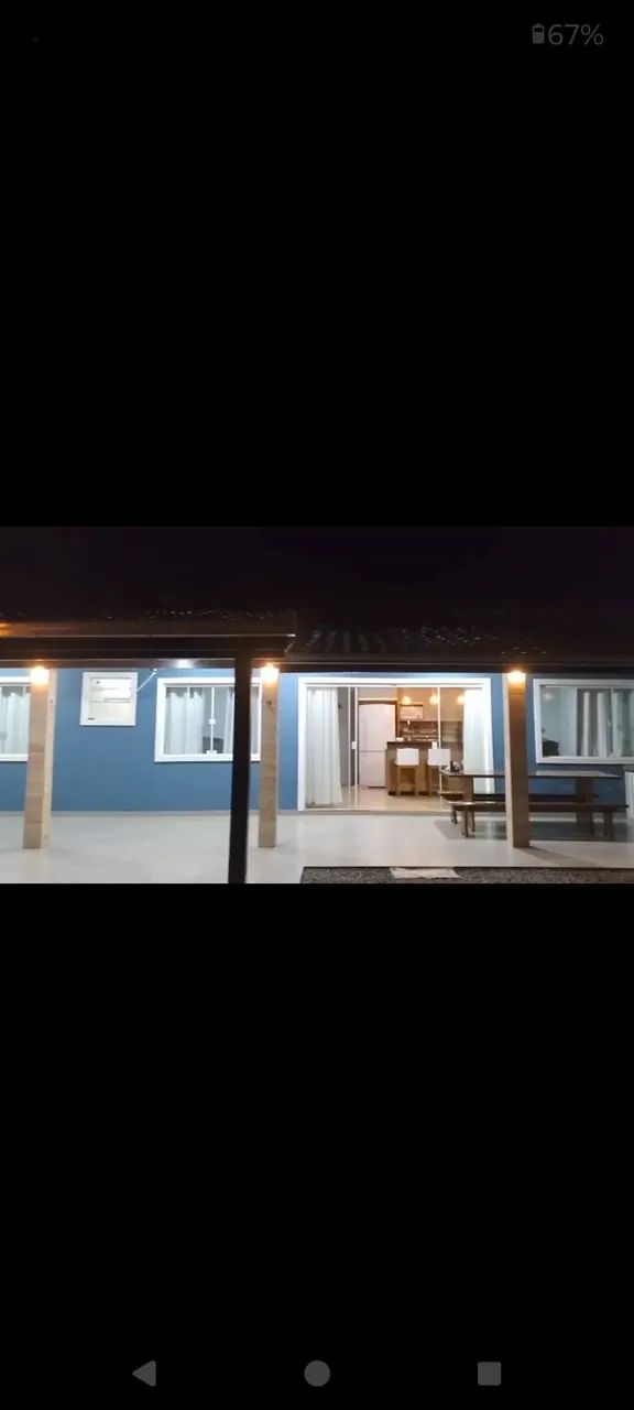 Aluga-se casa na Enseada, a 150 metros do mar