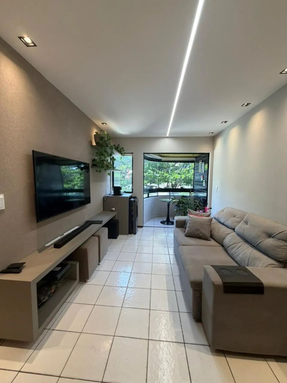 Vende - se apartamento com duas suites na Ponta Verde 