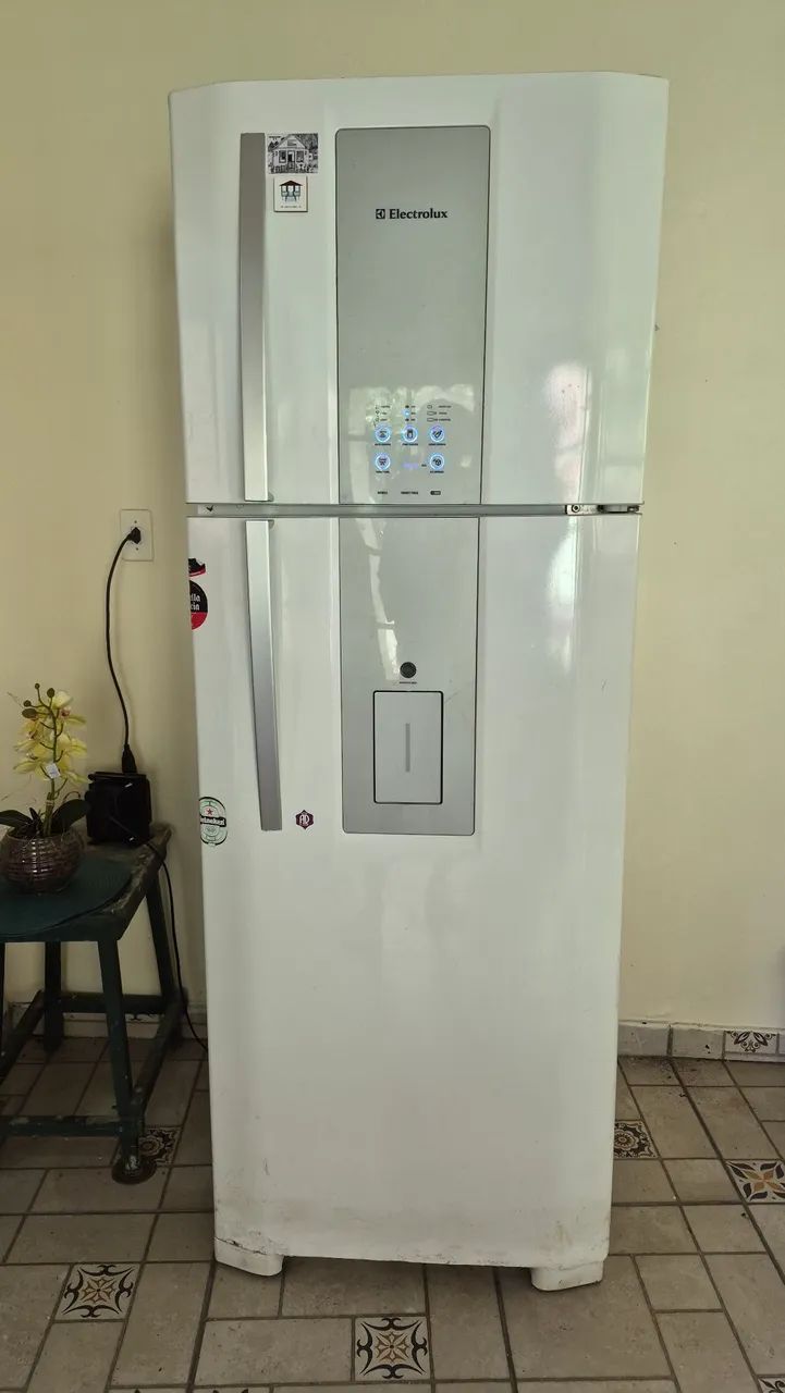 Vendo! Geladeira Electrolux, Usada, funcionando perfeitamente.