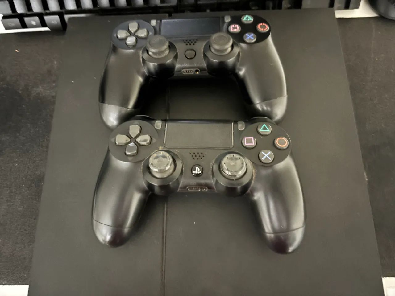Ps4 Fat 500 Gb 2 controles  - Foto 3
