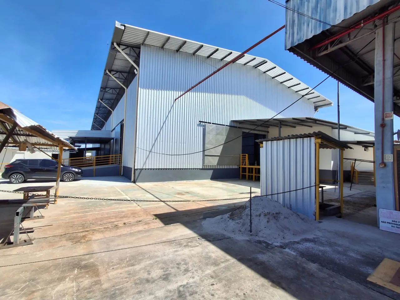 Galpao 2.300m2 com Habiti-se nível 5 Distrito 1 - Foto 3