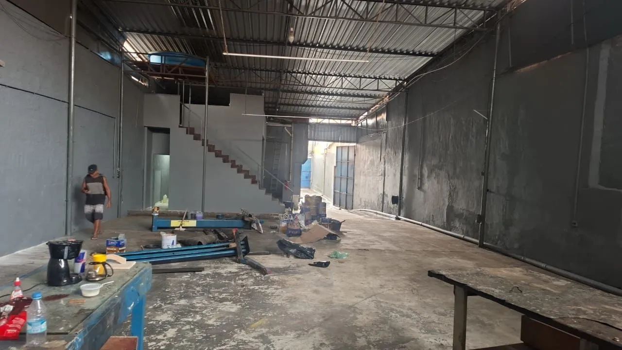 Alugo excelente Galpão com 400 m2 em Bonsucesso  - Foto 4