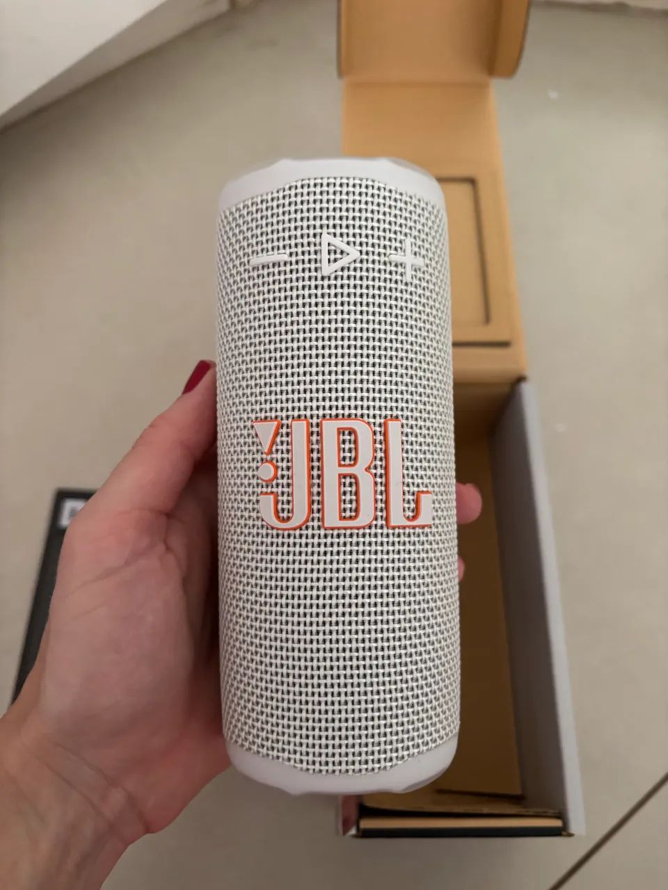 Caixa de som JBL GRIP nova original cor branca  - Foto 2