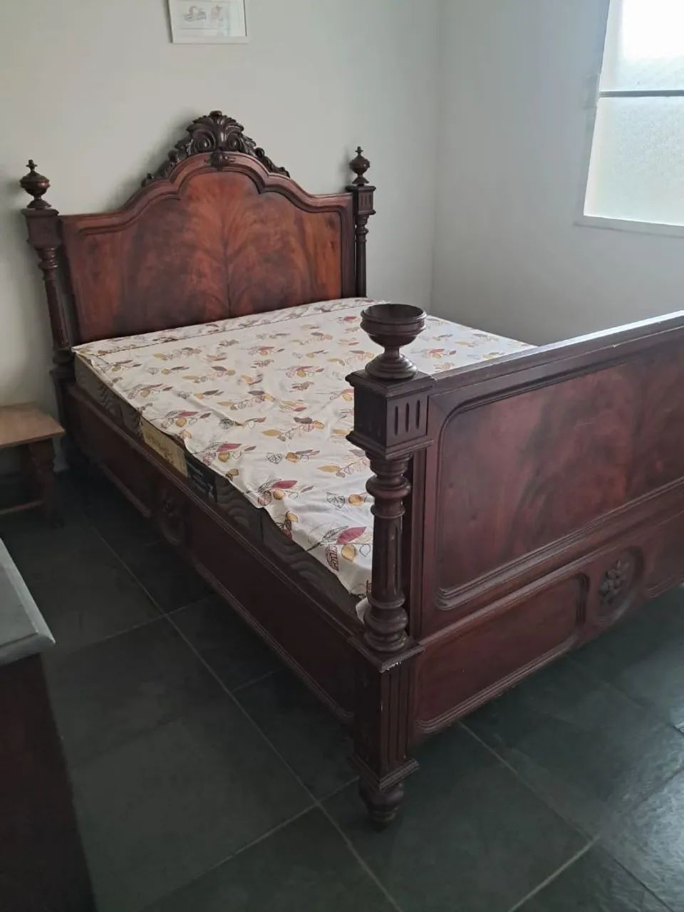 Cama império - Madeira de Jacarandá 