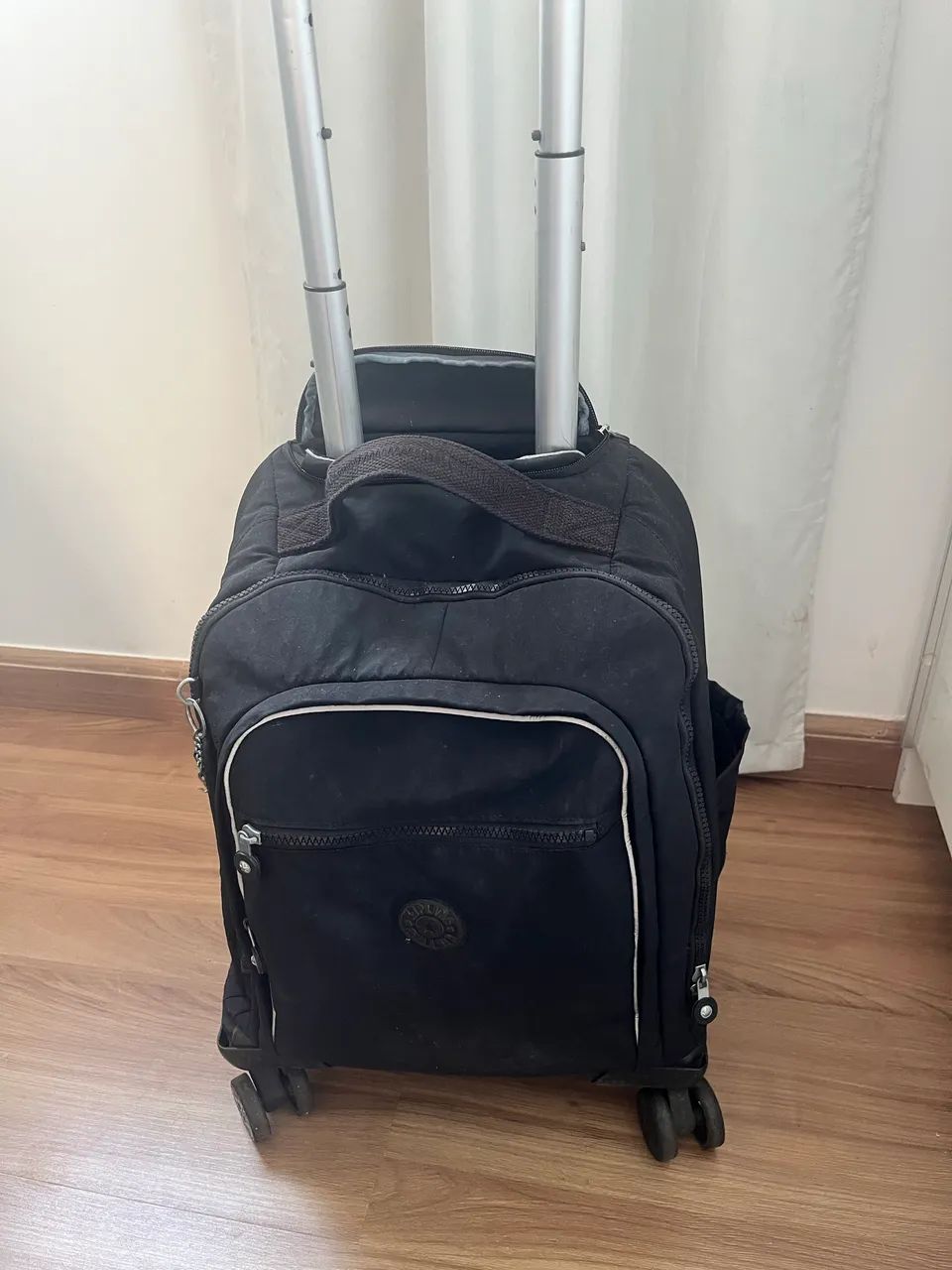 Mochila KIPLING de rodinha 