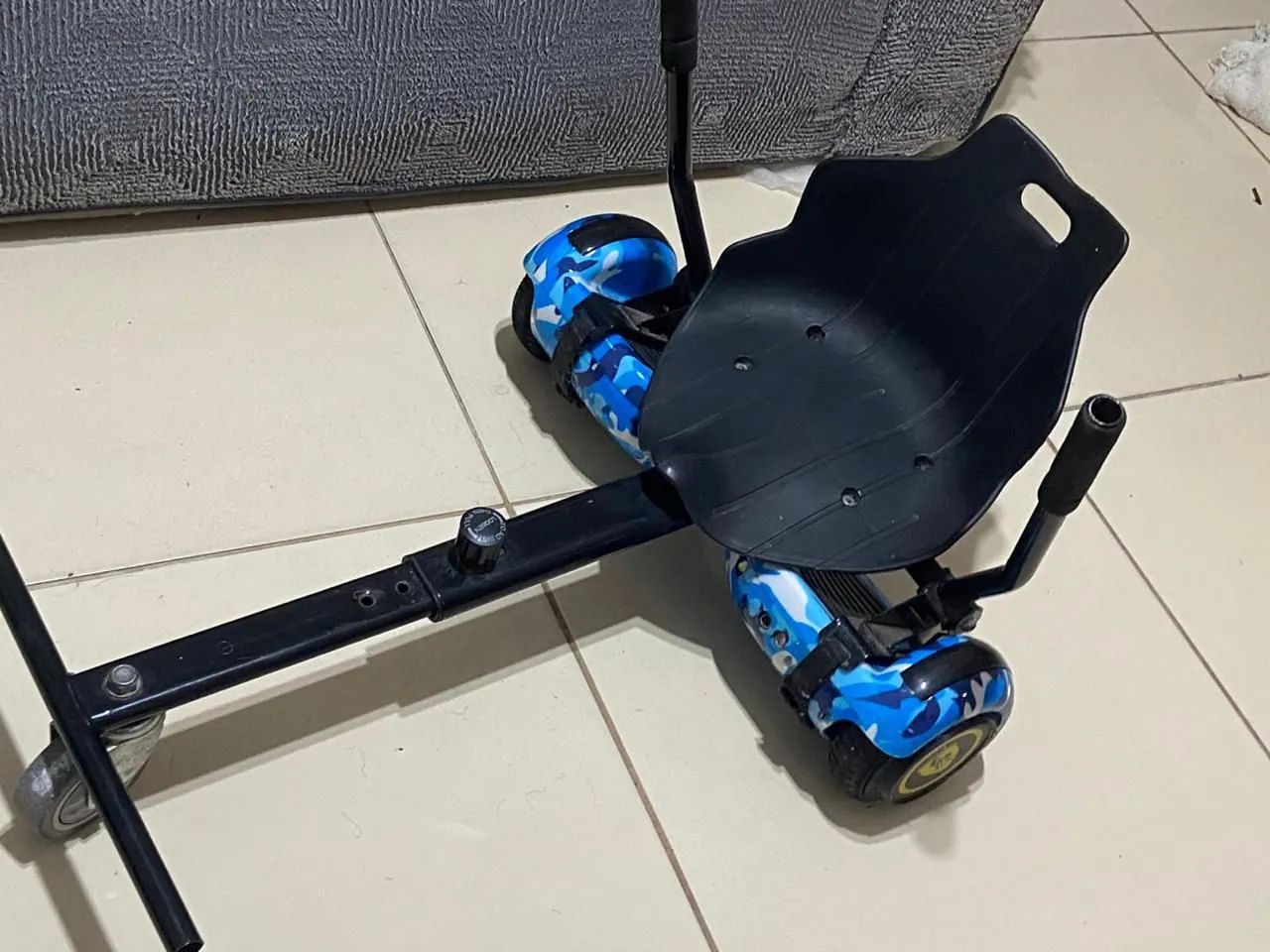 Skate elétrico com carrinho