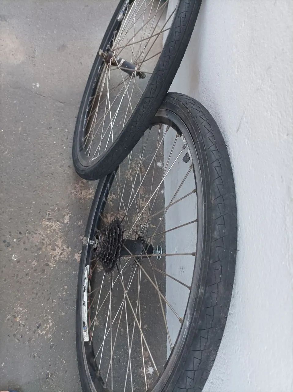 2 folhas aero com pneu  - Foto 2
