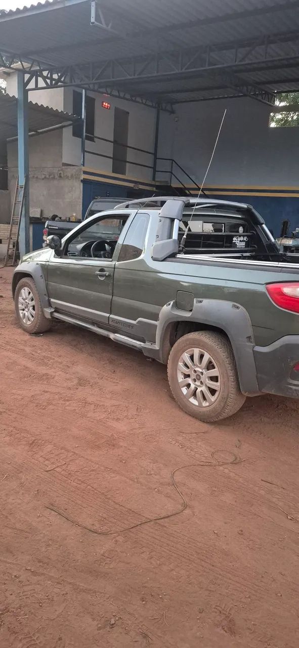 Fiat Strada Adventure 1.8/ 1.8 Locker Flex CE 2014 - Foto 3
