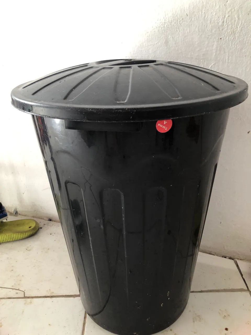 Vende-se balde 