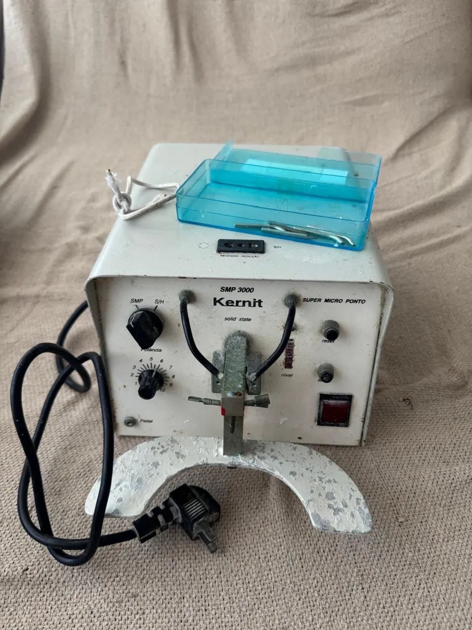 Máquina de Solda Ponto Ortodontia Kernit SMP 3000