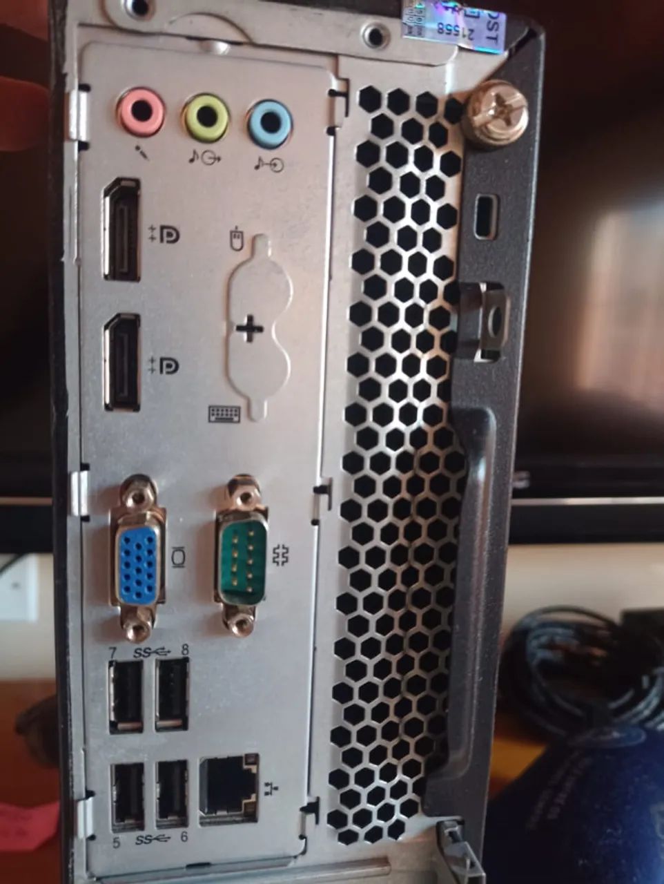 Desktop Lenovo ThinkCentre M910s Com Processador Intel Core i5 6500 3.2Ghz - Foto 3