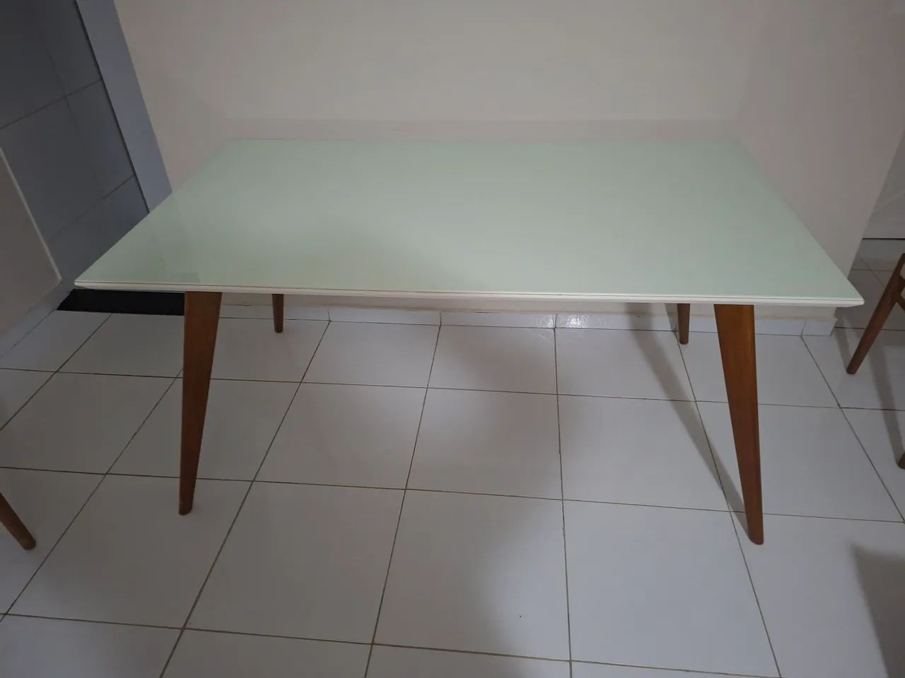 Mesa em Laca comprada na Casadecor