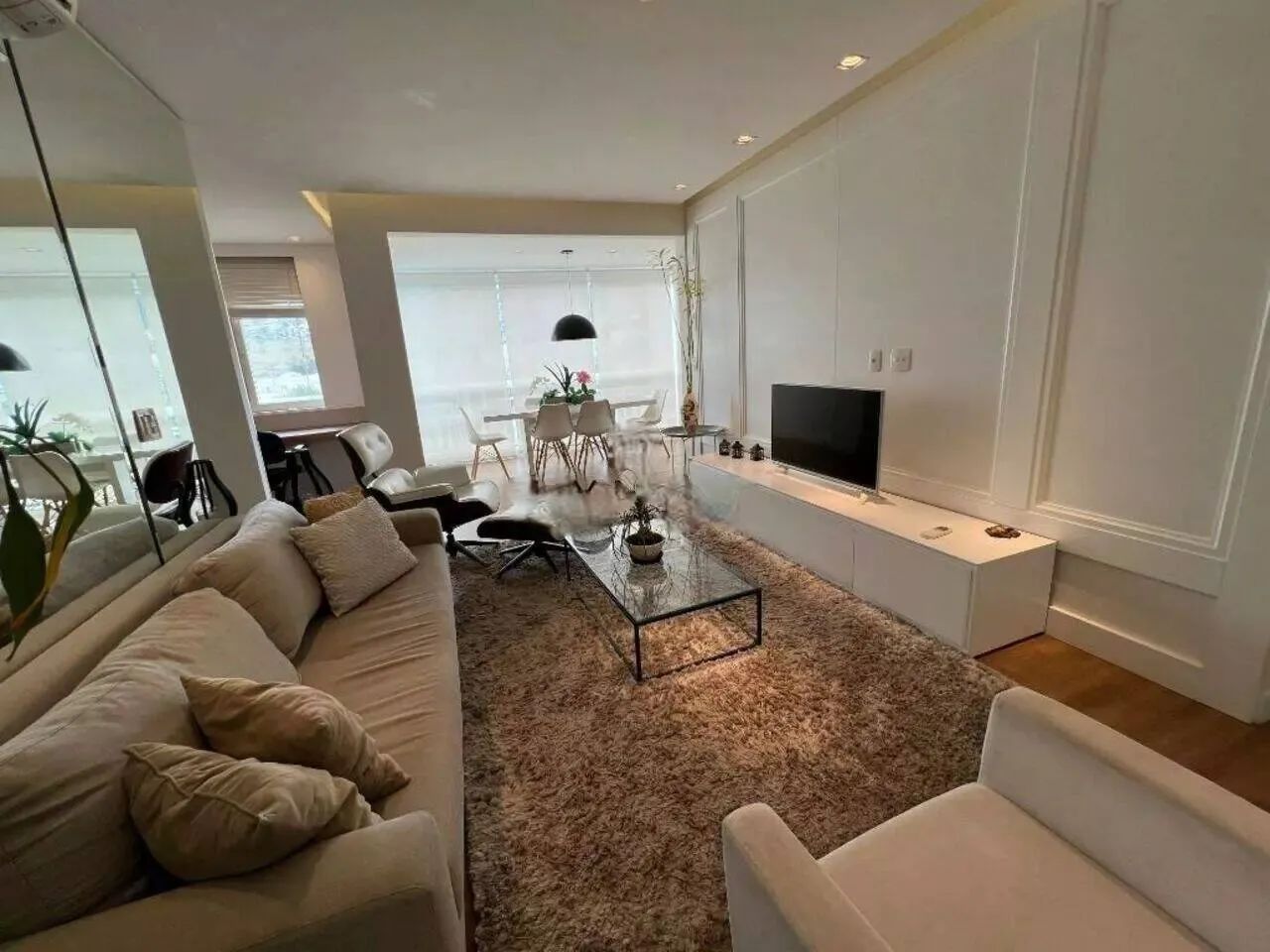 Apartamento impecável, mobiliado e decorado, pronto para morar! - Foto 2