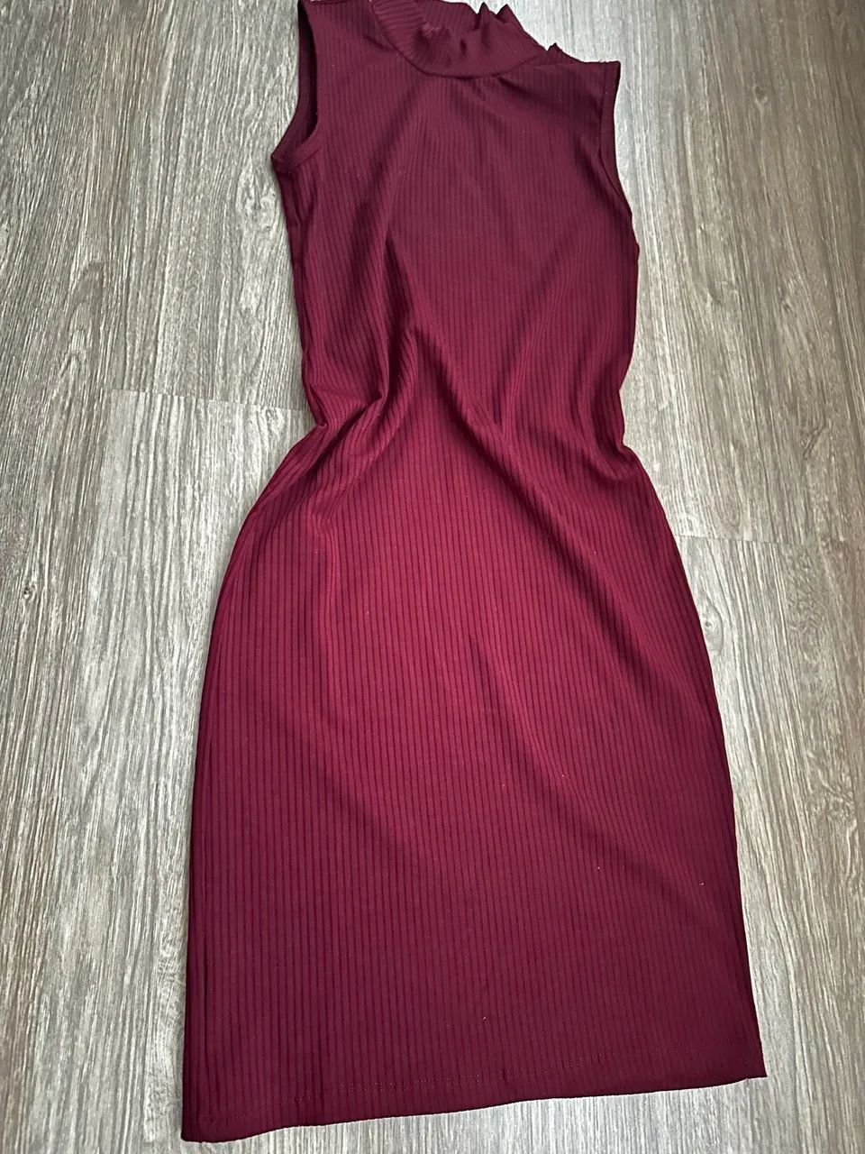 Dois vestidos em malha canelada - Foto 2