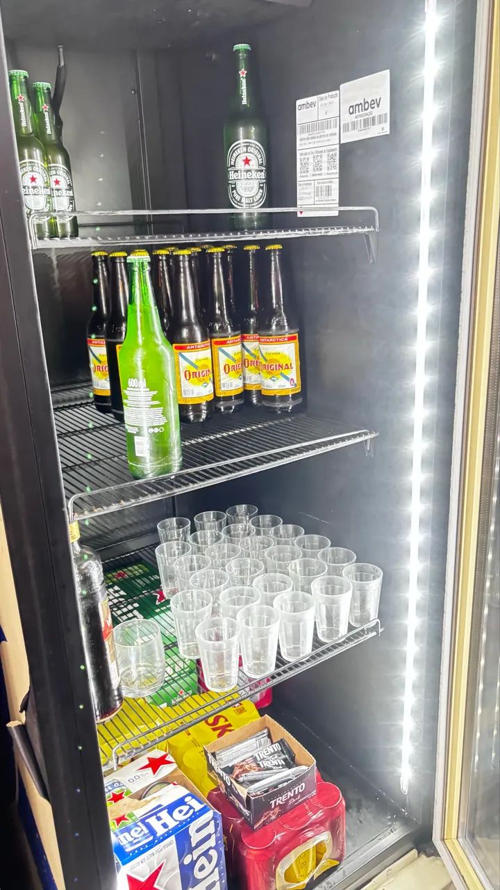 Cervejeira expositora 
