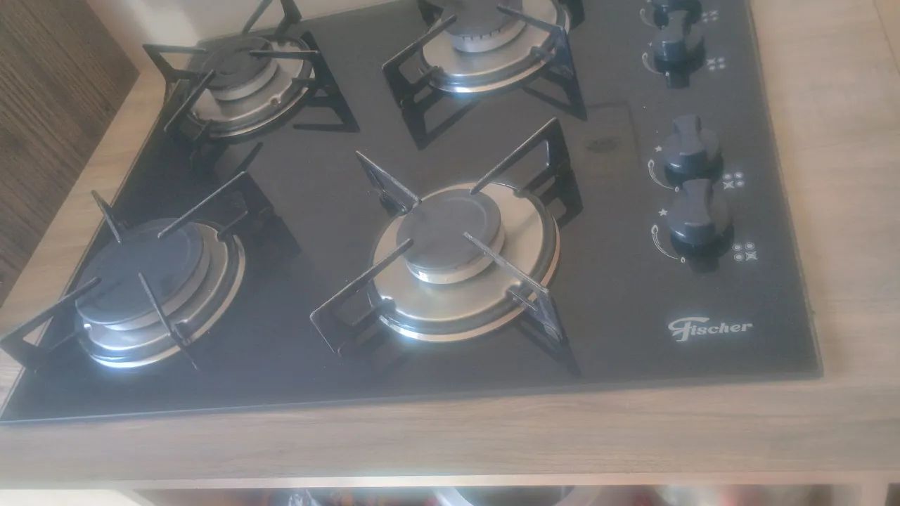 Vendo Cooktop marca Fischer semi novo funcionando1 e meio de uso valor 400,00 reais 
