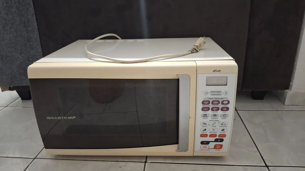 ?Micro-ondas Brastemp Ative Funcionando Perfeitamente - Ótimo Estado 