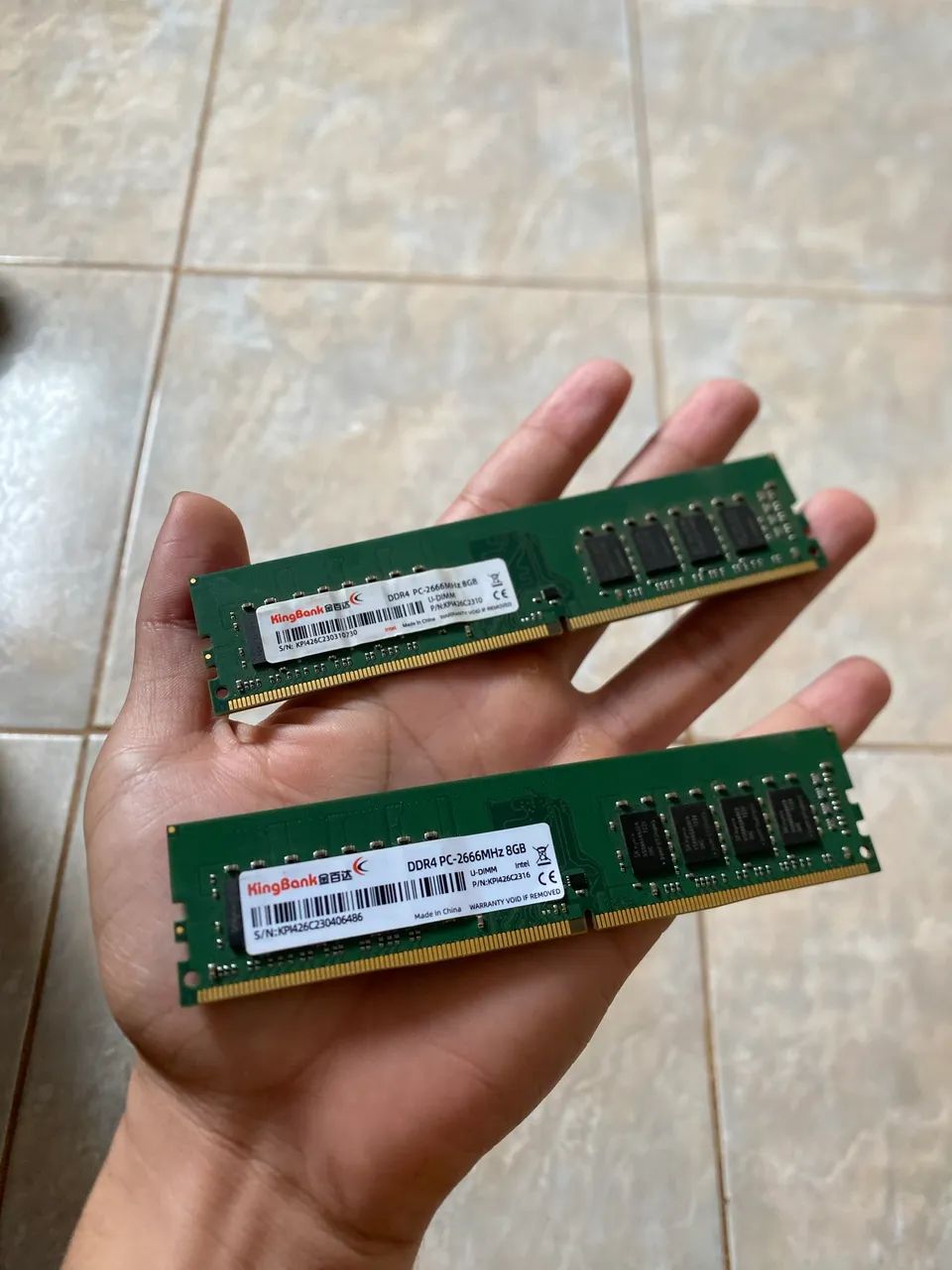 Duas Memória ram 8gb cada 