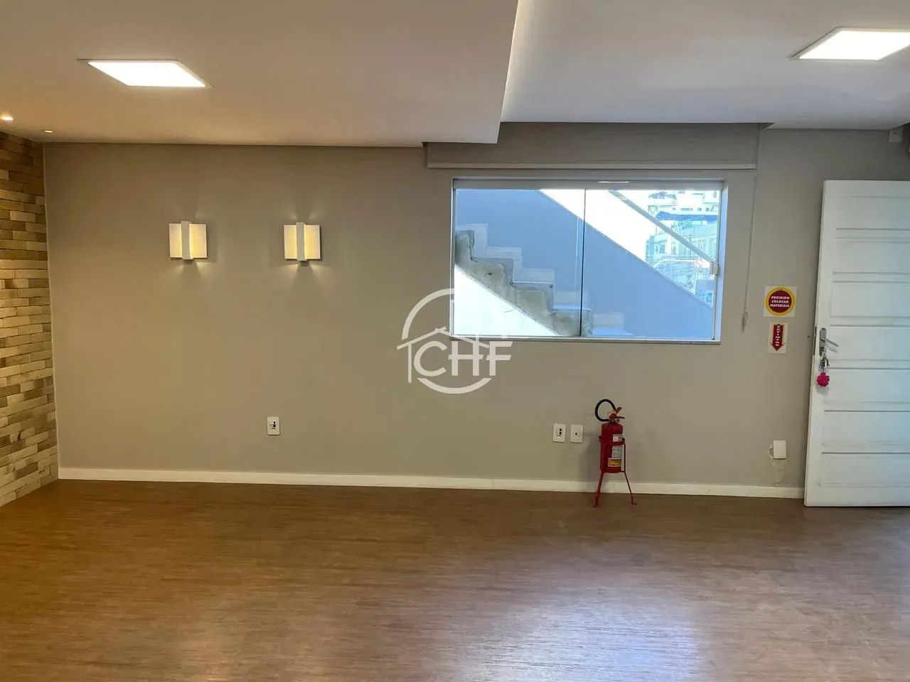 SALA COMERCIAL NO CENTRO COM AR E INTERNET - Foto 5