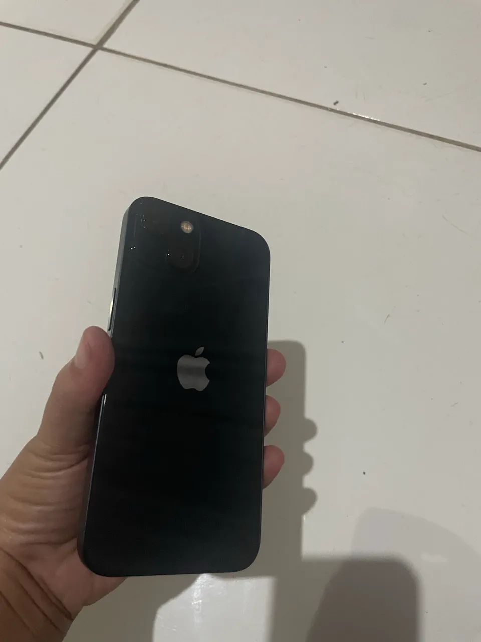 iPhone 13 preto. Número pra contato *)