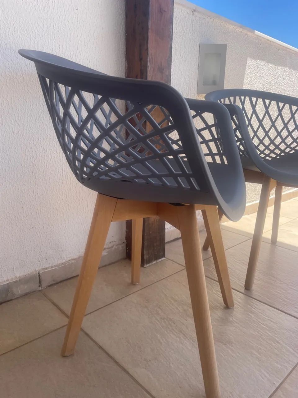 2 cadeiras cinzas  - Foto 3