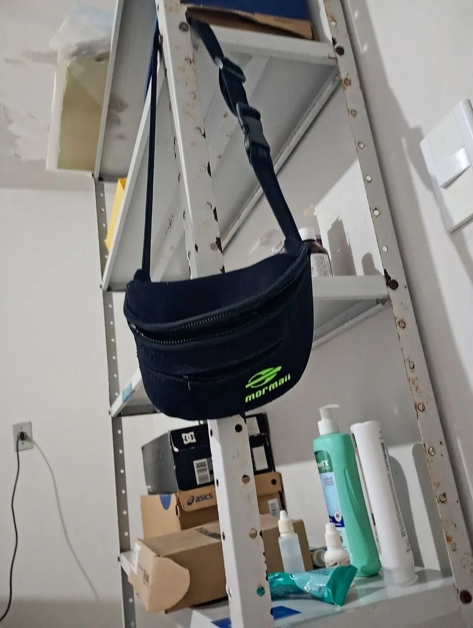 Pochete Mormaii neoprene preta nova 2 divisões original pouco uso  - Foto 3